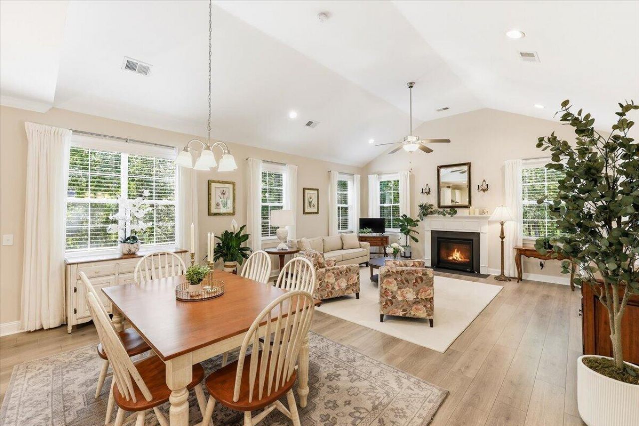 2215 Nicholas David Path Photo 19
