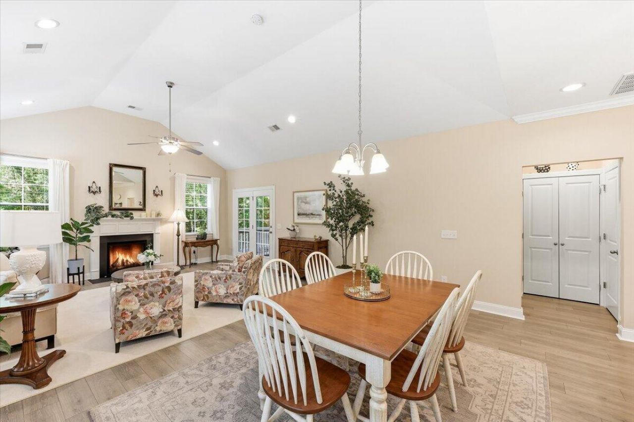 2215 Nicholas David Path Photo 20