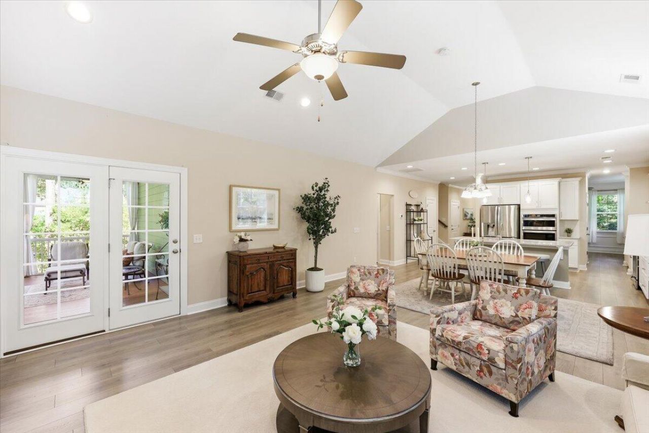 2215 Nicholas David Path Photo 23