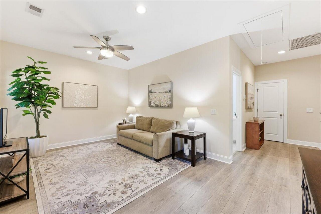 2215 Nicholas David Path Photo 30