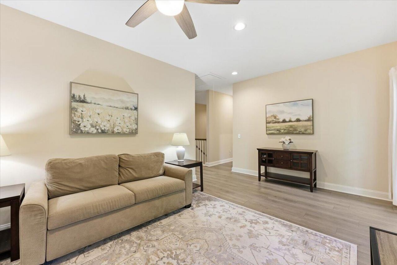 2215 Nicholas David Path Photo 31
