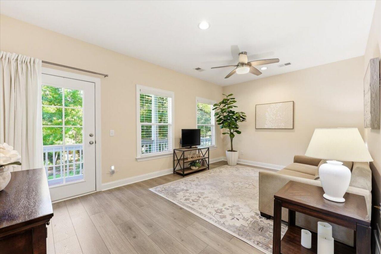 2215 Nicholas David Path Photo 33