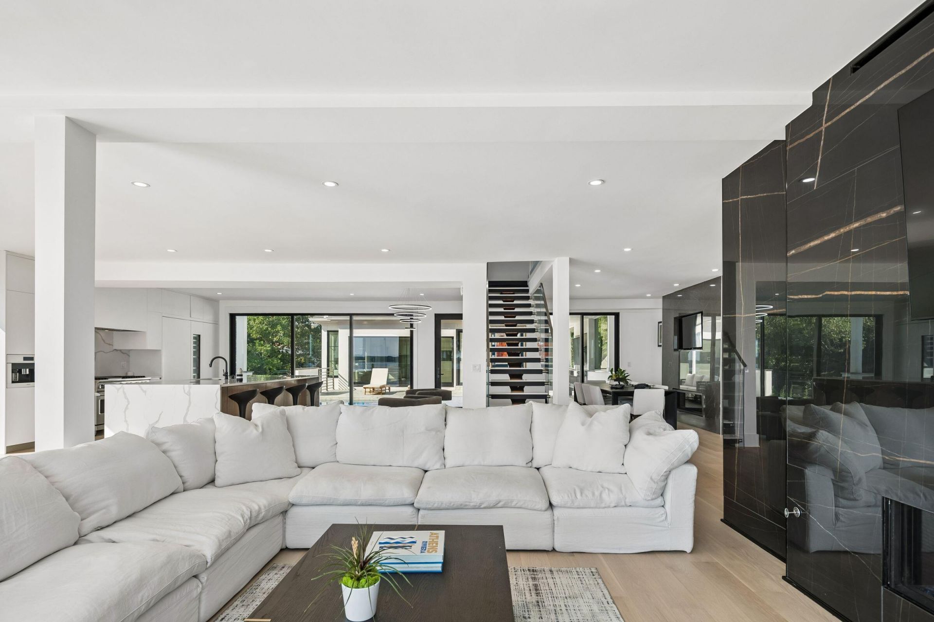 100 Murray Boulevard Photo 14