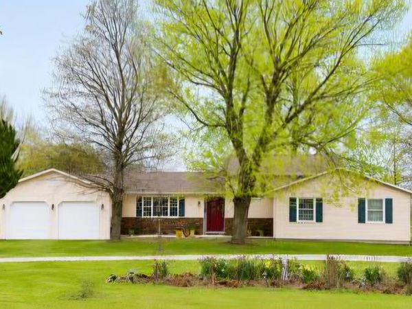 23397 N TAYLOR Road, Canton, IL 61520