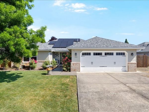612 Vincent Avenue, Central Point, OR 97502