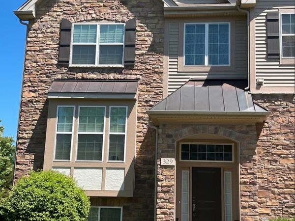 329 Bennett Drive , Carol Stream, IL 60188