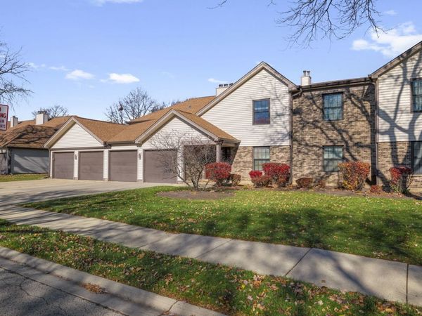 876 Stradford Circle , Unit A1, Buffalo Grove, IL 60089
