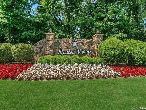 909 Skyline Drive , Coram, NY 11727