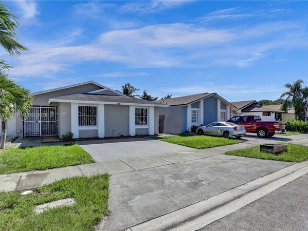 11854 SW 210th St , Unit x, Miami, FL 33177