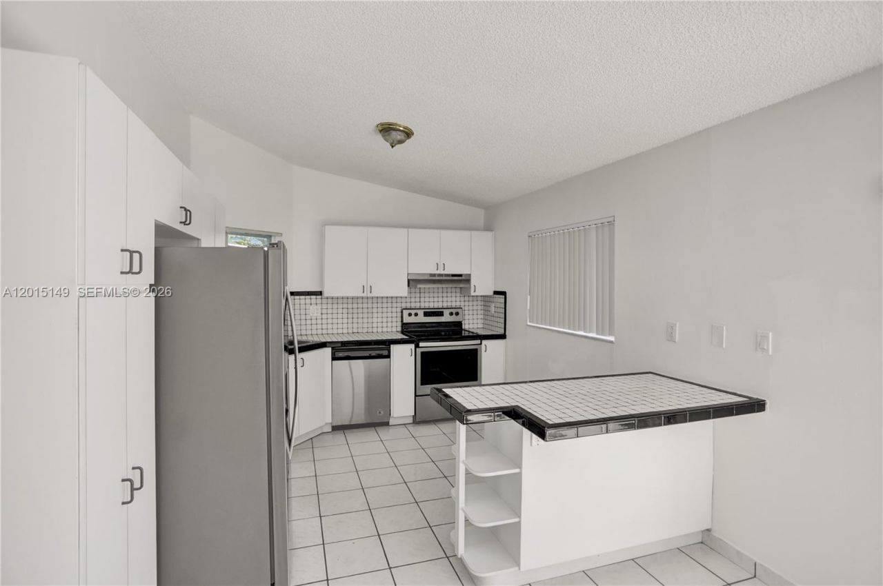 11854 SW 210th St, Unit x, Miami, FL 33177 Photo