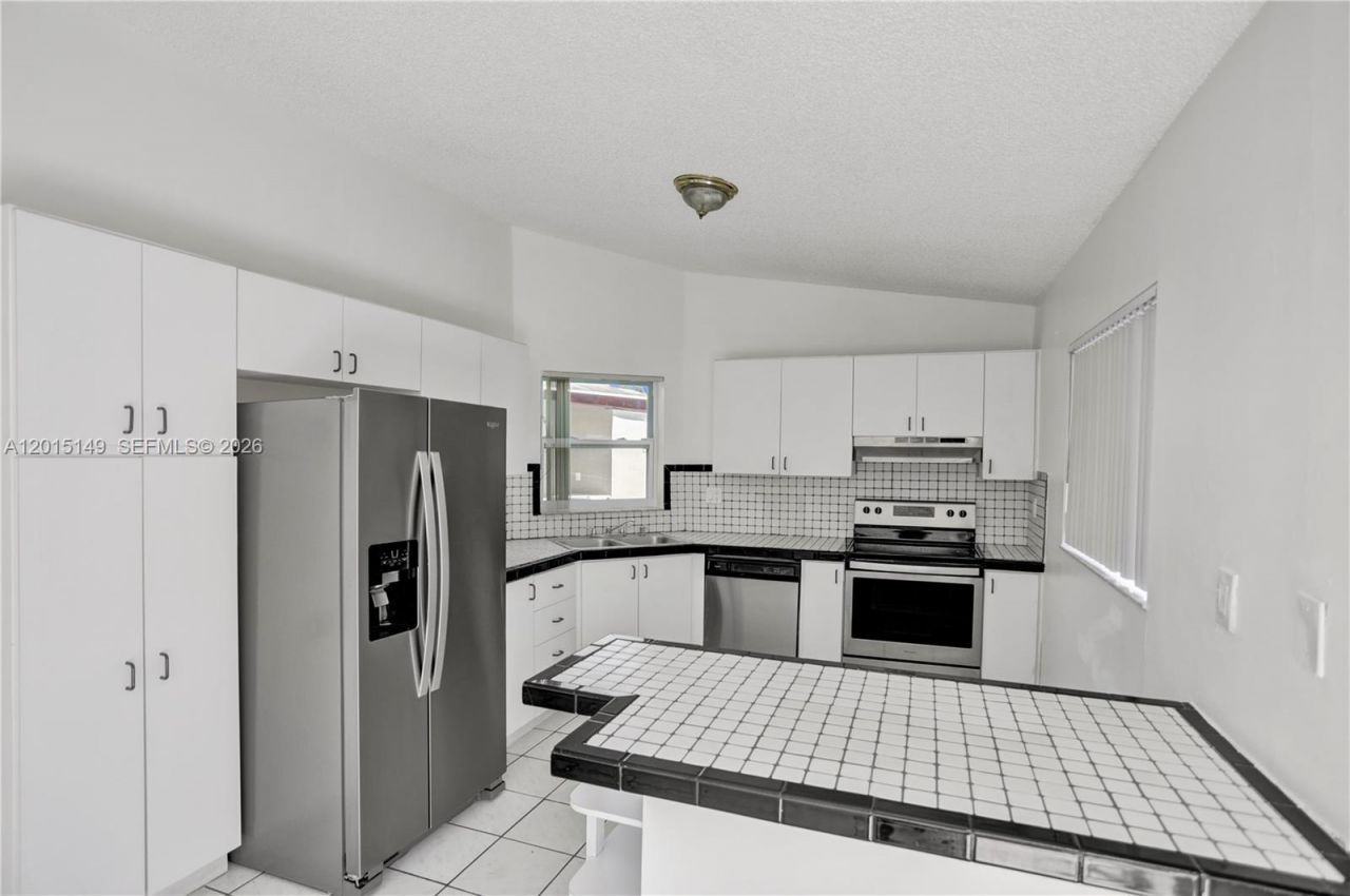 11854 SW 210th St, Unit x, Miami, FL 33177 Photo
