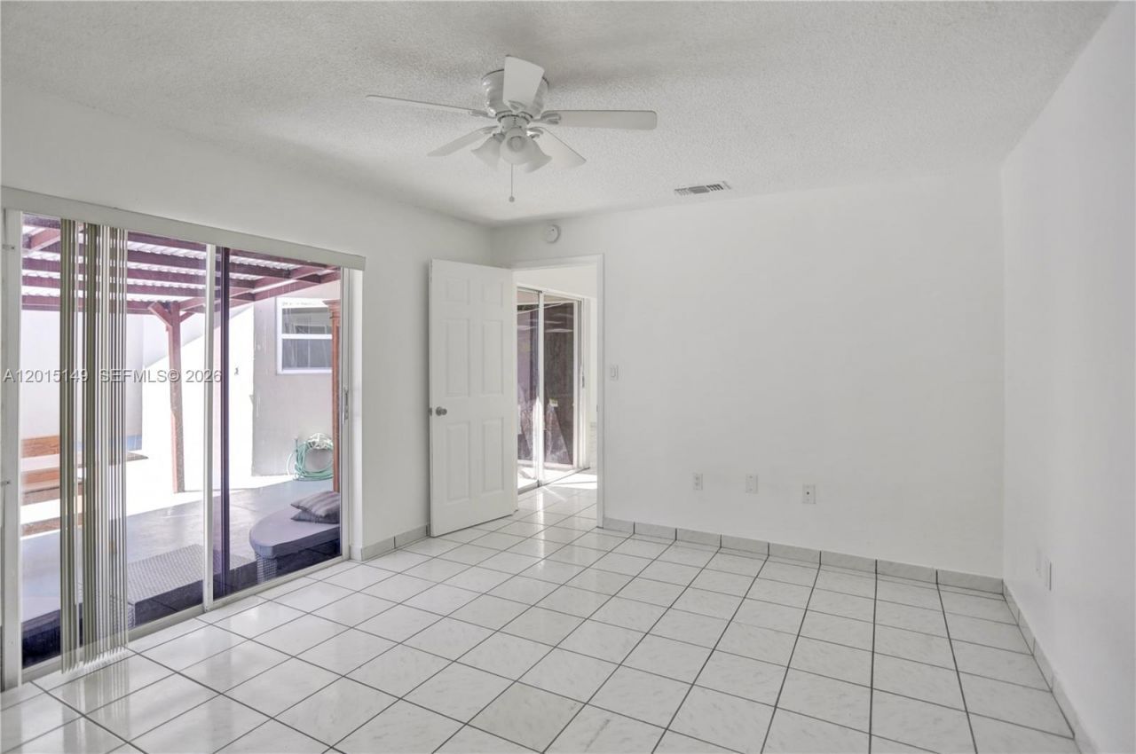 11854 SW 210th St, Unit x, Miami, FL 33177 Photo