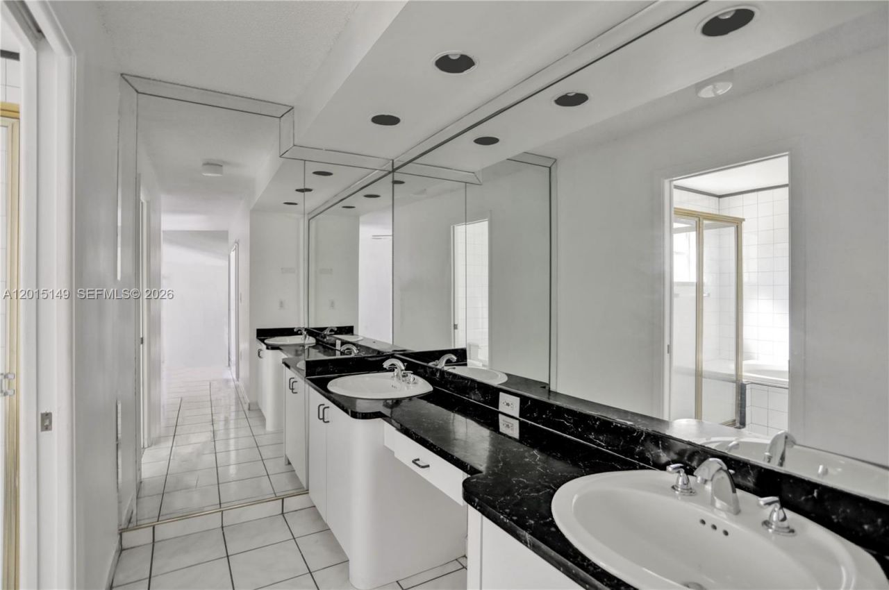 11854 SW 210th St, Unit x, Miami, FL 33177 Photo