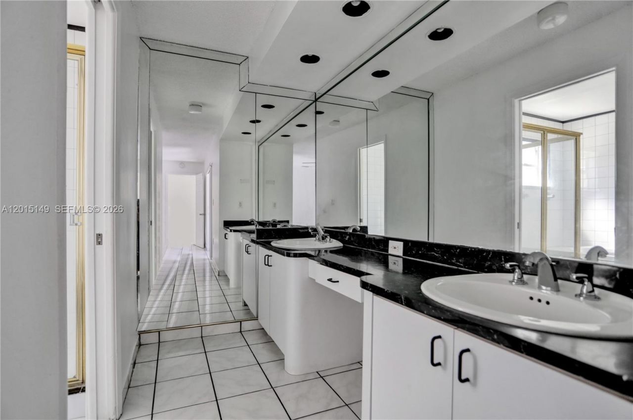 11854 SW 210th St, Unit x, Miami, FL 33177 Photo