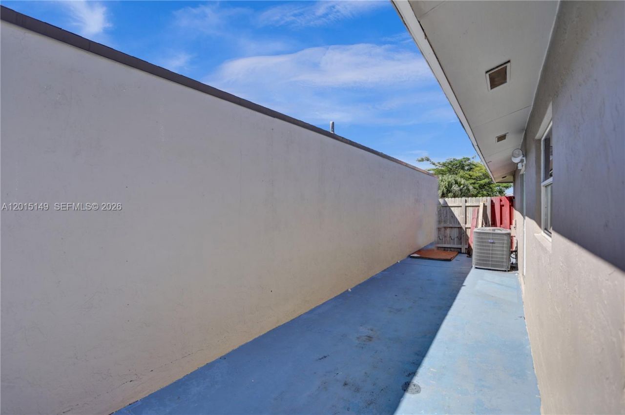 11854 SW 210th St, Unit x, Miami, FL 33177 Photo