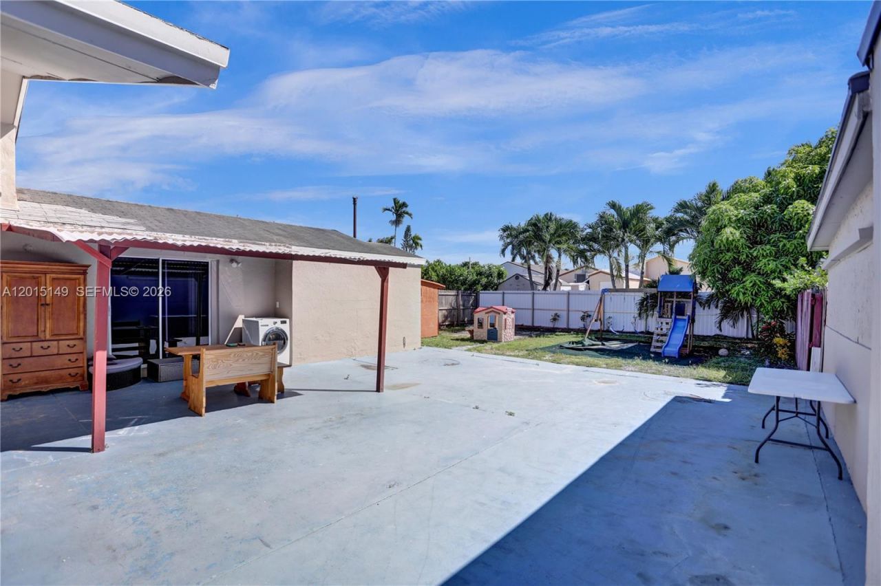 11854 SW 210th St, Unit x, Miami, FL 33177 Photo