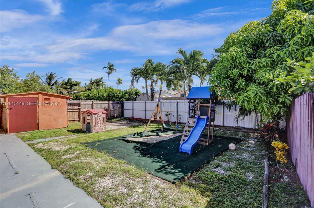 11854 SW 210th St, Unit x, Miami, FL 33177 Photo