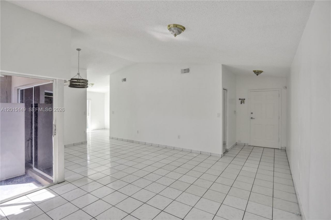 11854 SW 210th St, Unit x, Miami, FL 33177 Photo