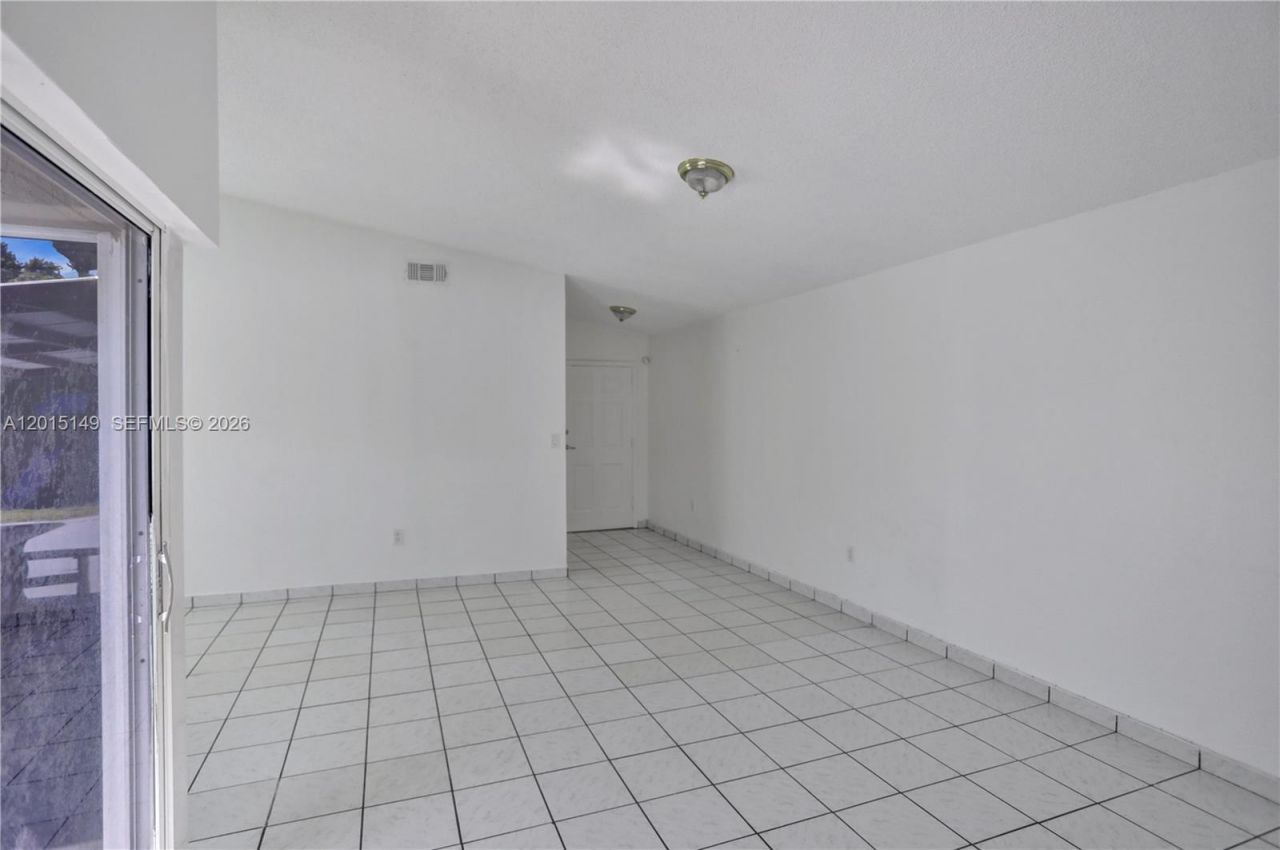 11854 SW 210th St, Unit x, Miami, FL 33177 Photo