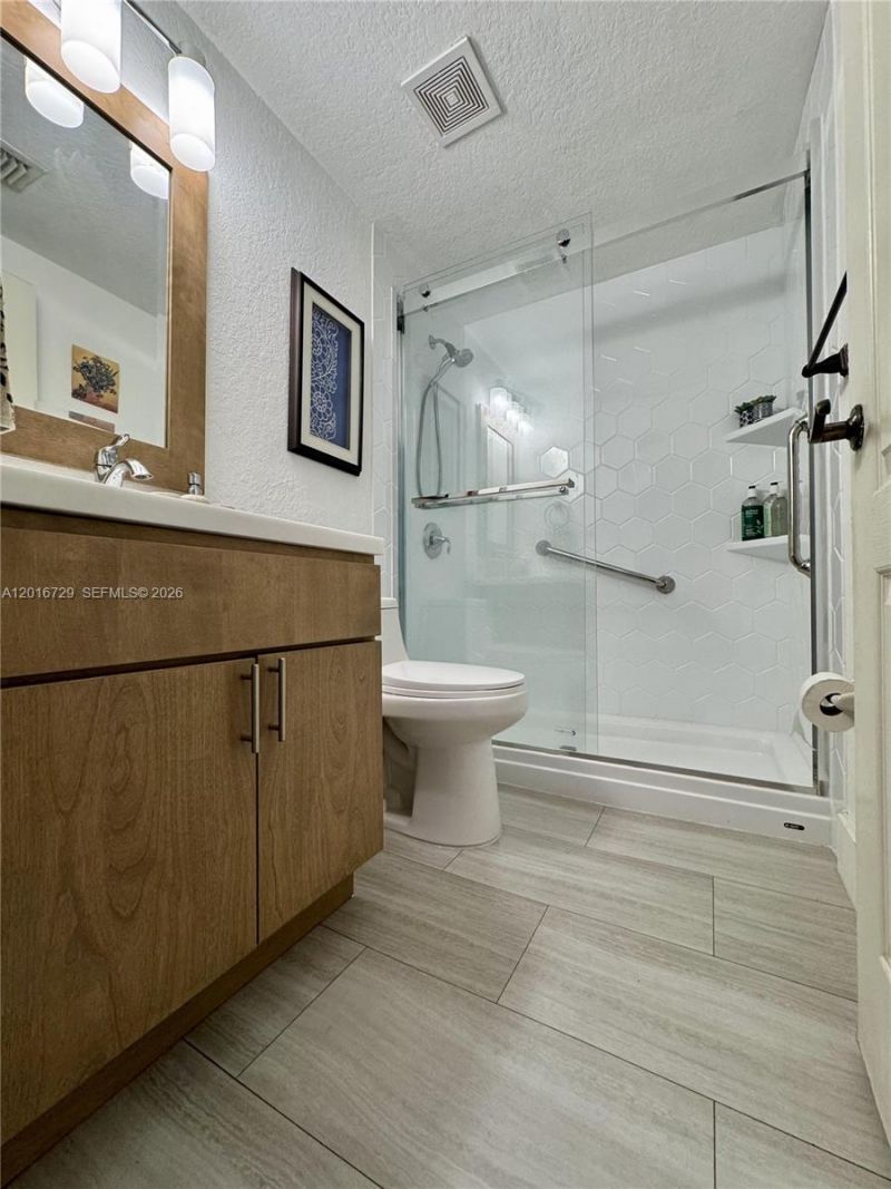 77 E 4th St , Unit A212, Hialeah, FL 33010 Photo