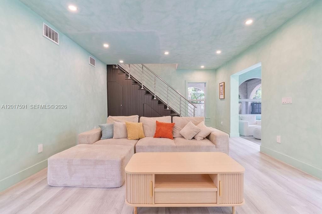 22 NE 44th St , Miami, FL 33137 Photo