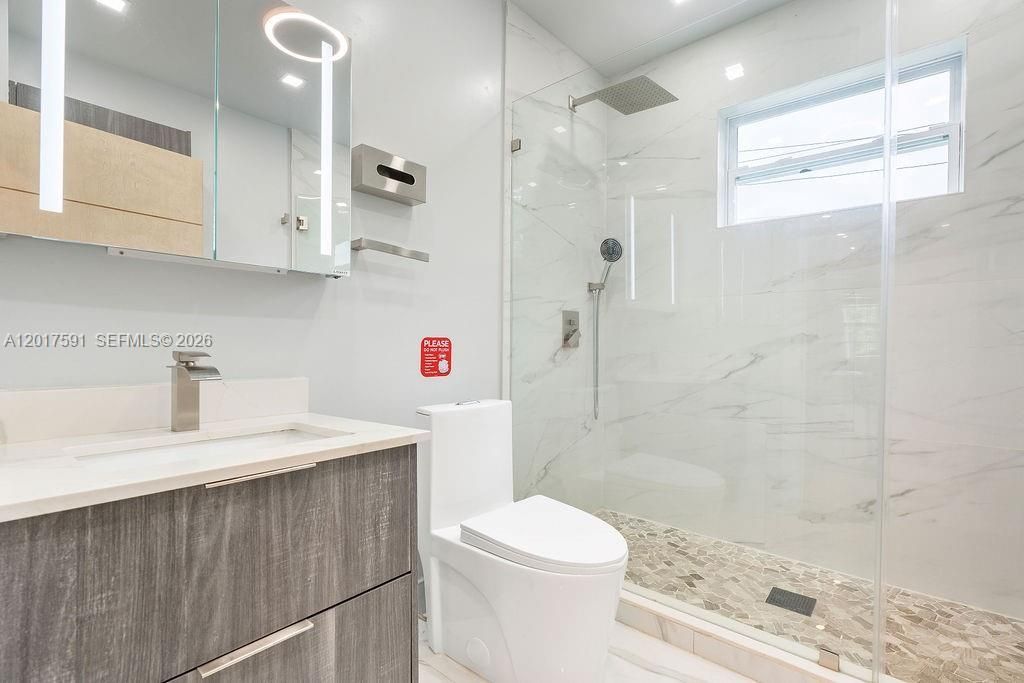 22 NE 44th St , Miami, FL 33137 Photo
