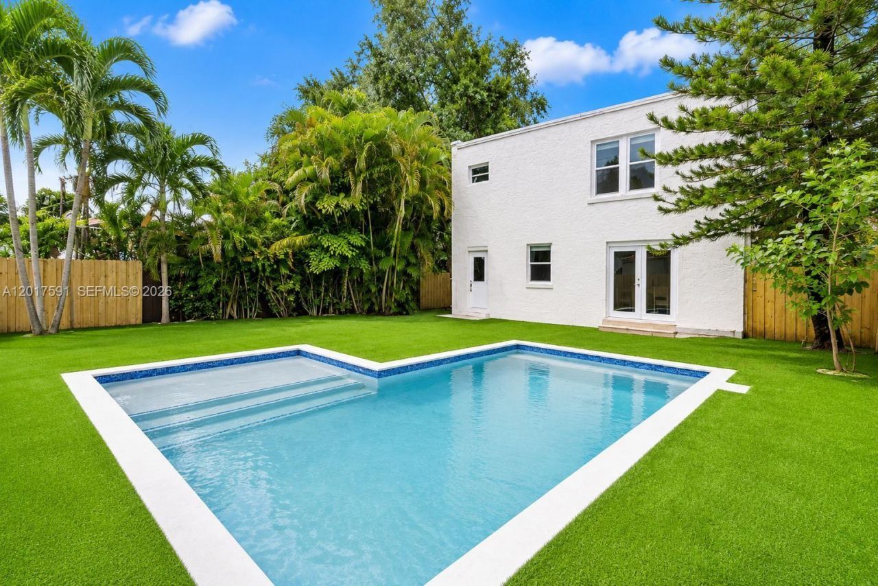 22 NE 44th St, Miami, FL 33137 Photo