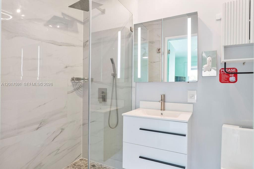 22 NE 44th St , Miami, FL 33137 Photo