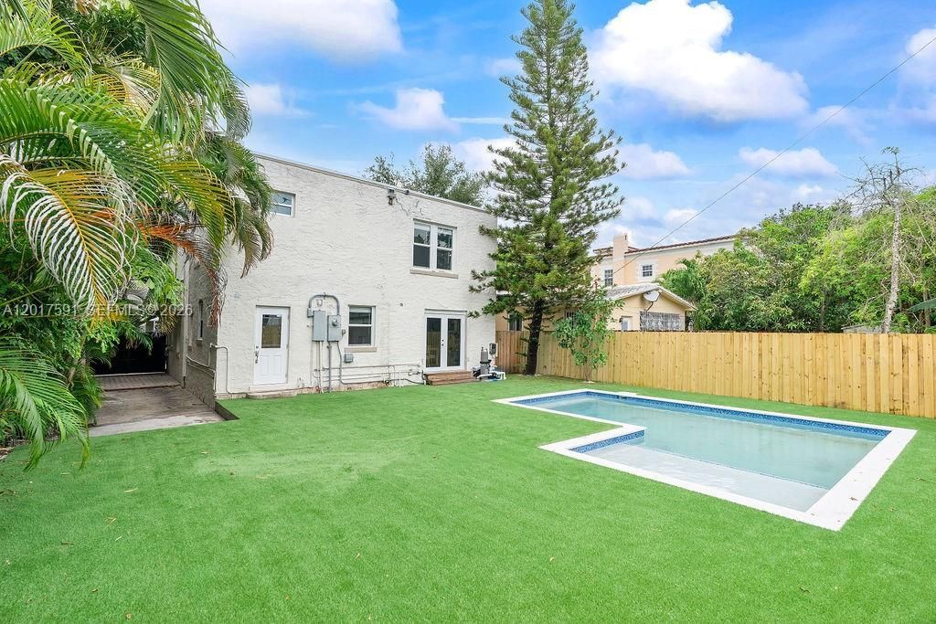 22 NE 44th St , Miami, FL 33137 Photo