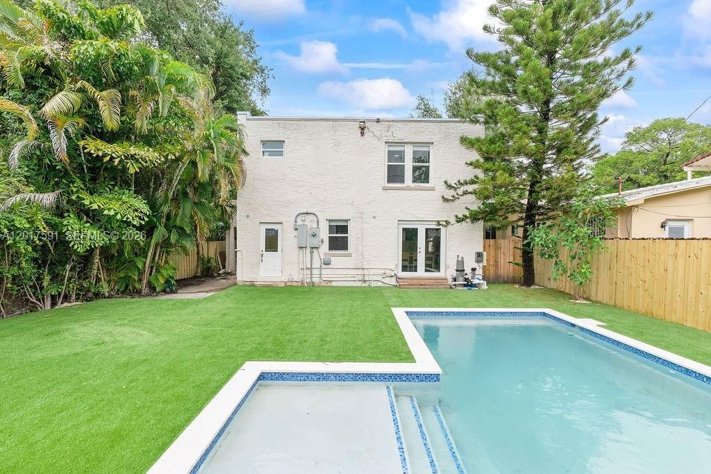 22 NE 44th St , Miami, FL 33137 Photo