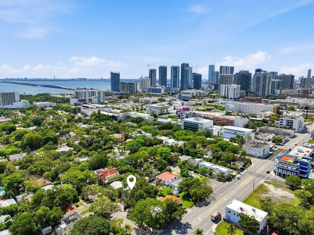 22 NE 44th St , Miami, FL 33137 Photo