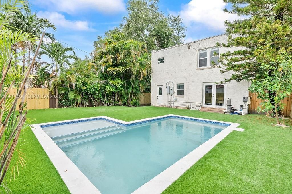 22 NE 44th St , Miami, FL 33137 Photo