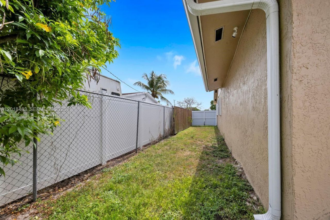 15725 SW 102nd Pl , Miami, FL 33157 Photo
