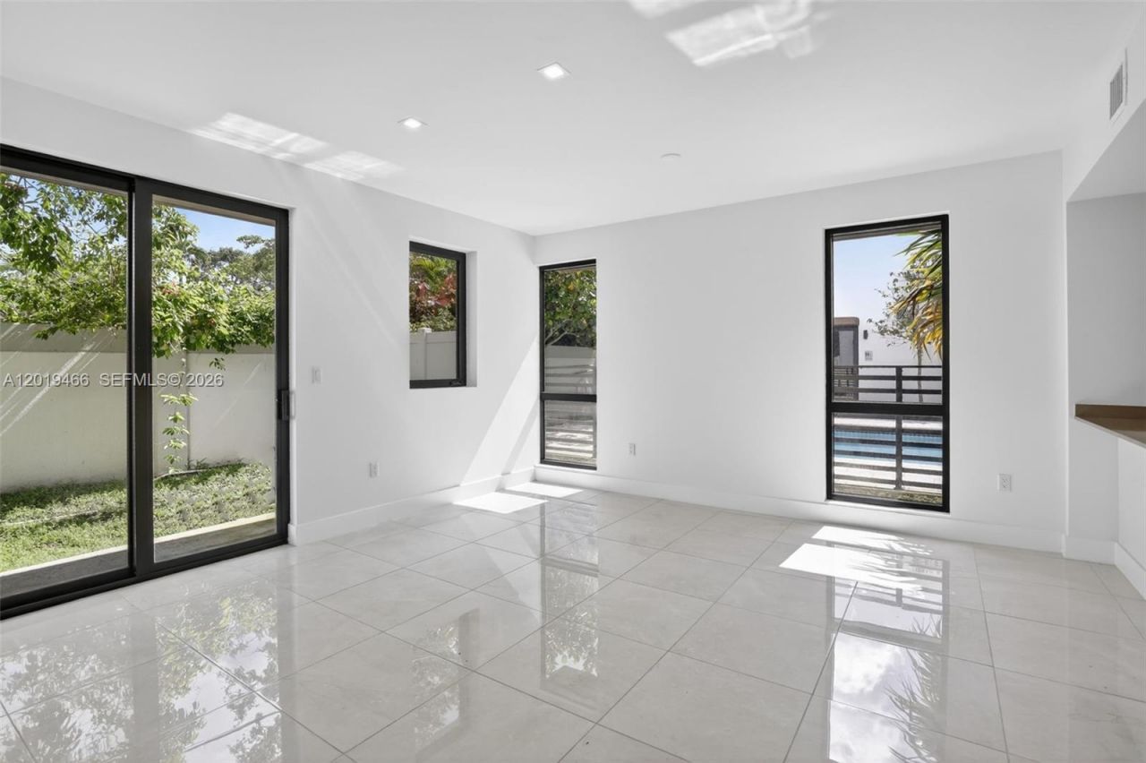 4101 N Oak Pl , Dania Beach, FL 33314 Photo