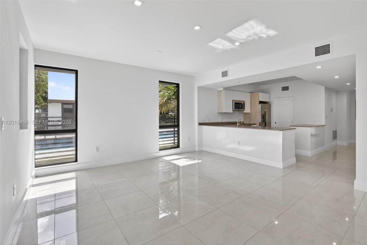 4101 N Oak Pl , Dania Beach, FL 33314 Photo