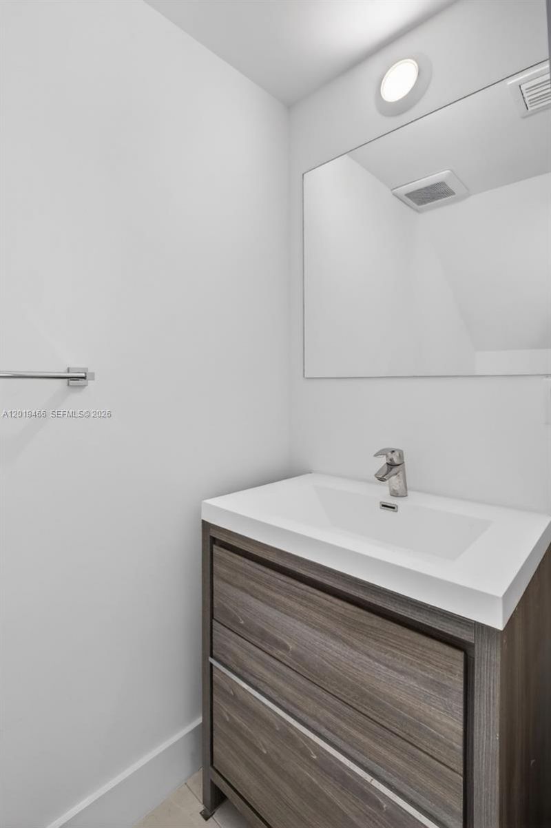4101 N Oak Pl , Dania Beach, FL 33314 Photo