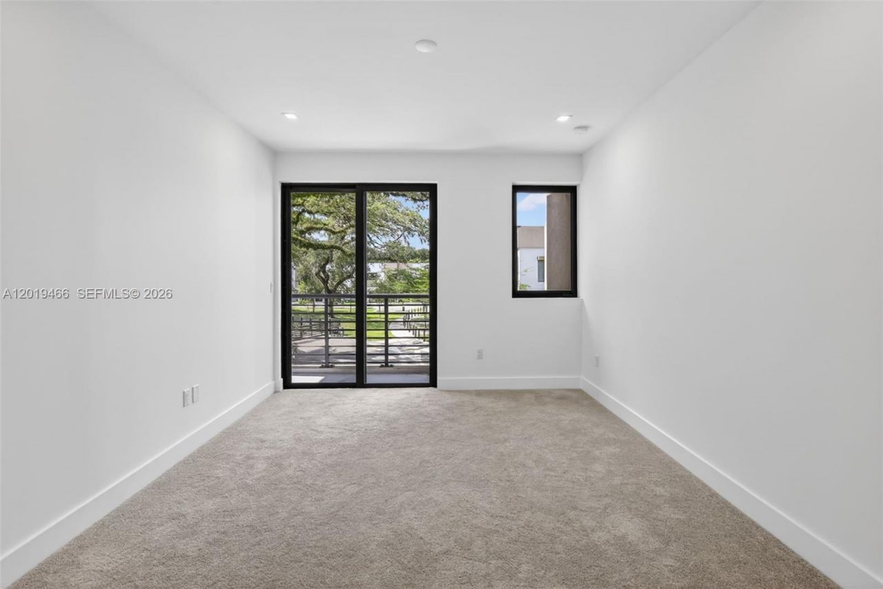 4101 N Oak Pl , Dania Beach, FL 33314 Photo