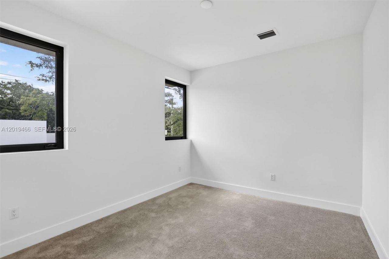 4101 N Oak Pl , Dania Beach, FL 33314 Photo