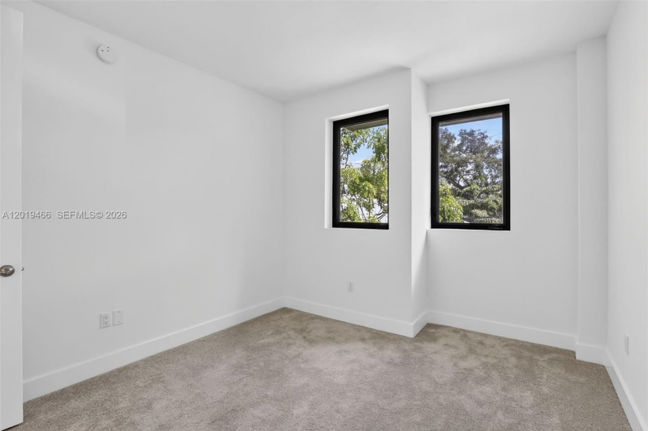 4101 N Oak Pl , Dania Beach, FL 33314 Photo