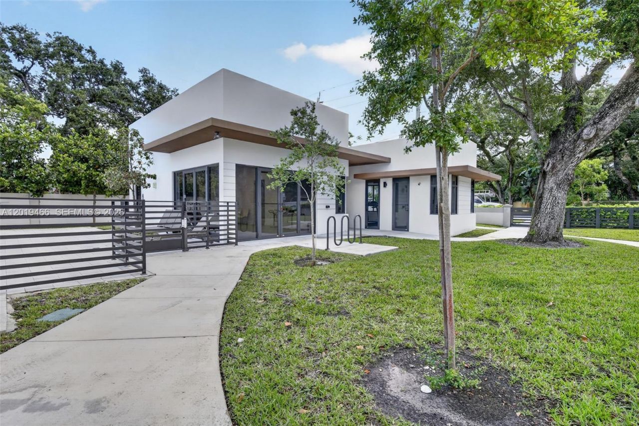 4101 N Oak Pl , Dania Beach, FL 33314 Photo
