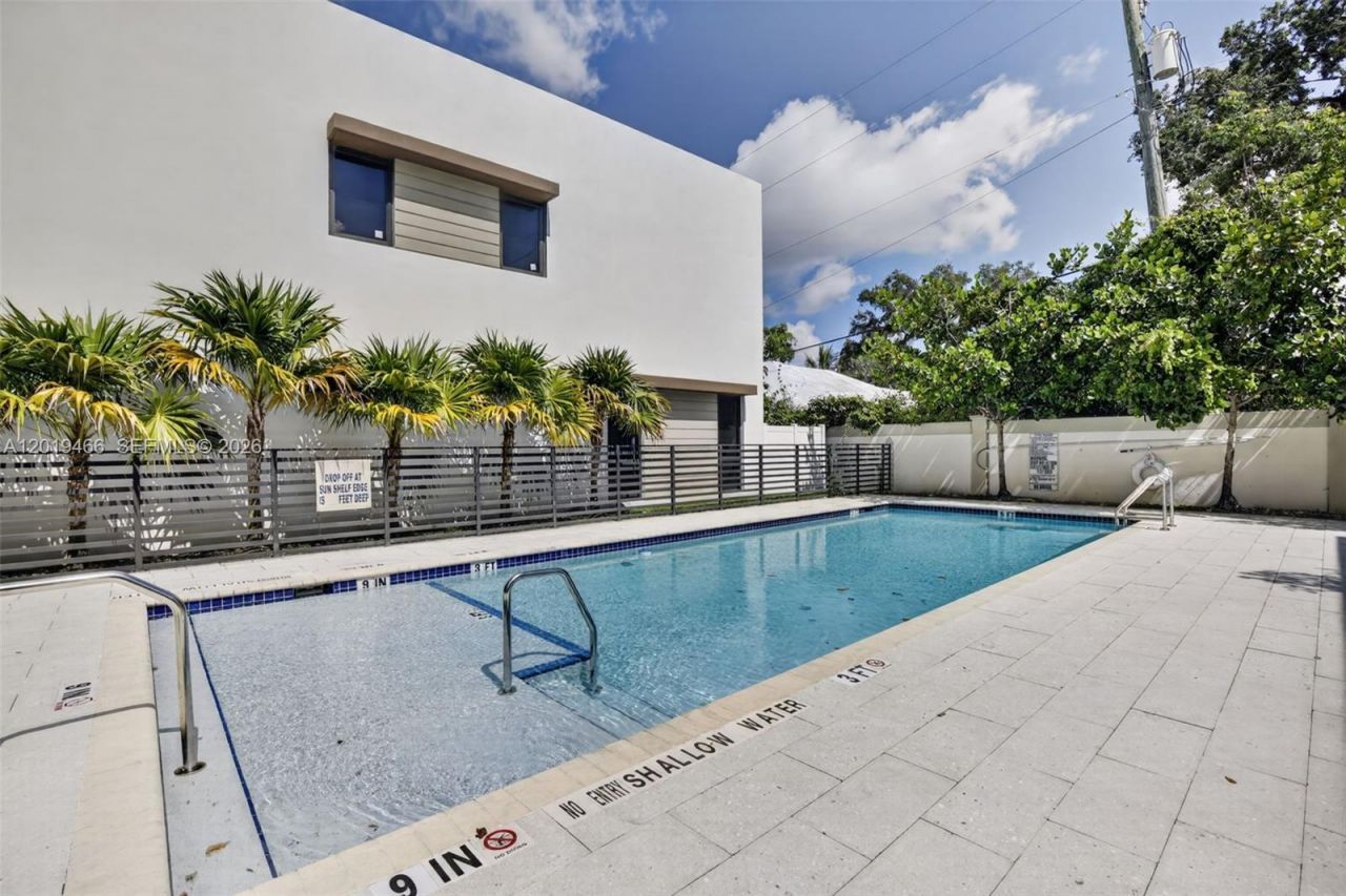 4101 N Oak Pl , Dania Beach, FL 33314 Photo