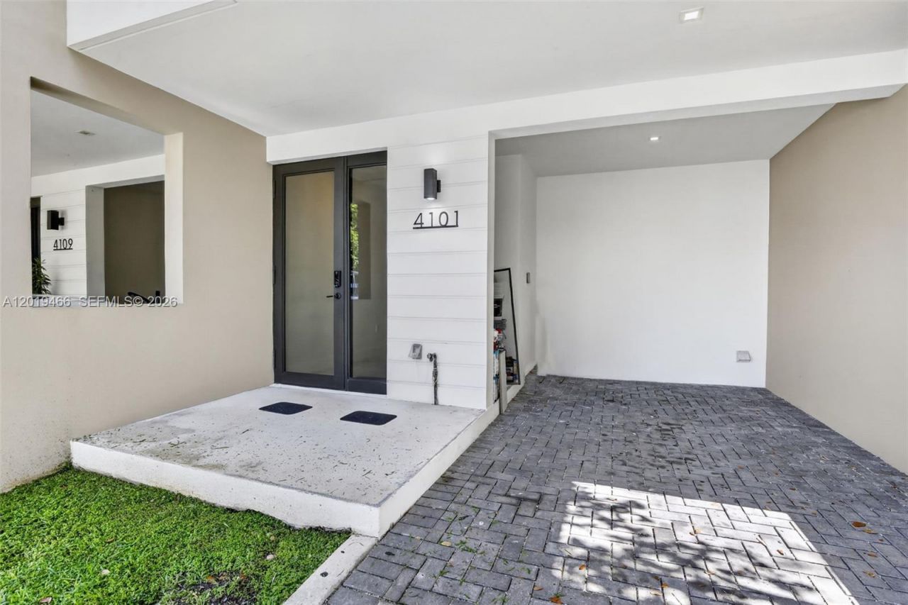 4101 N Oak Pl , Dania Beach, FL 33314 Photo