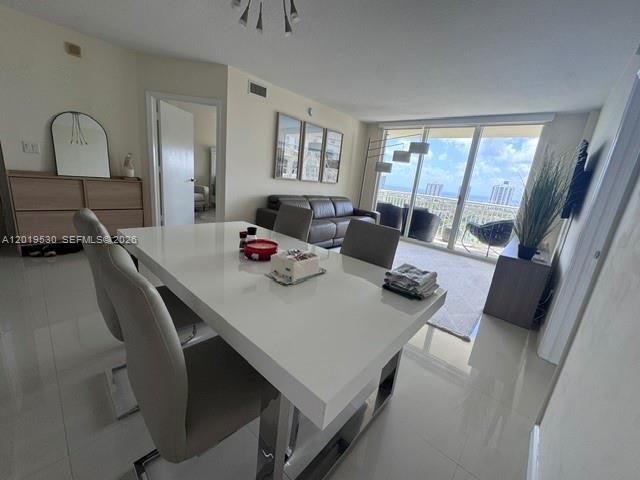 19501 W Country Club Dr, Unit 2115, Aventura, FL 33180 Photo