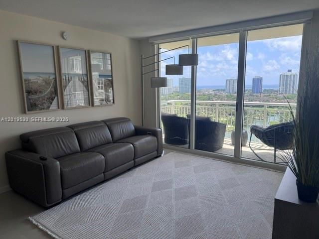 19501 W Country Club Dr, Unit 2115, Aventura, FL 33180 Photo