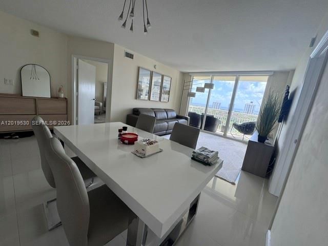 19501 W Country Club Dr, Unit 2115, Aventura, FL 33180 Photo