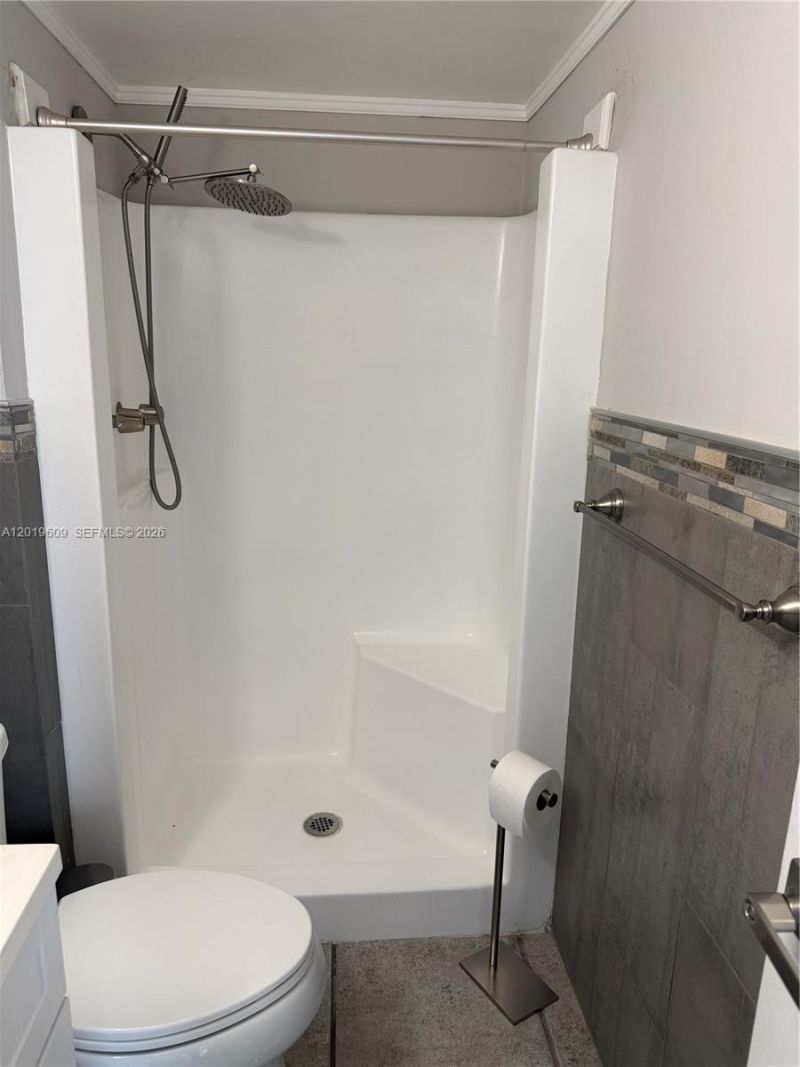 2350 NE 135th St, Unit 1110, North Miami, FL 33181 Photo