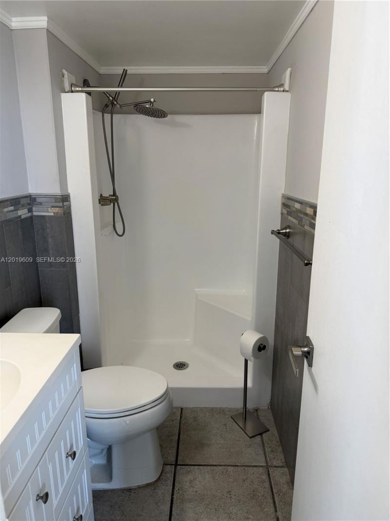 2350 NE 135th St, Unit 1110, North Miami, FL 33181 Photo