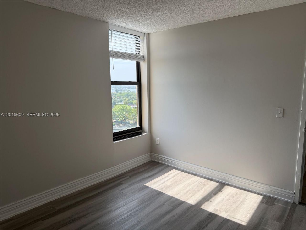 2350 NE 135th St, Unit 1110, North Miami, FL 33181 Photo
