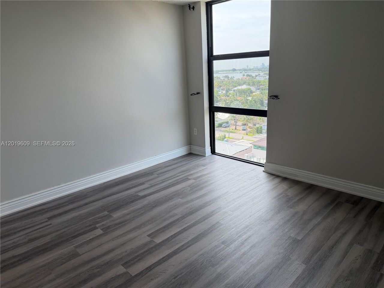 2350 NE 135th St, Unit 1110, North Miami, FL 33181 Photo