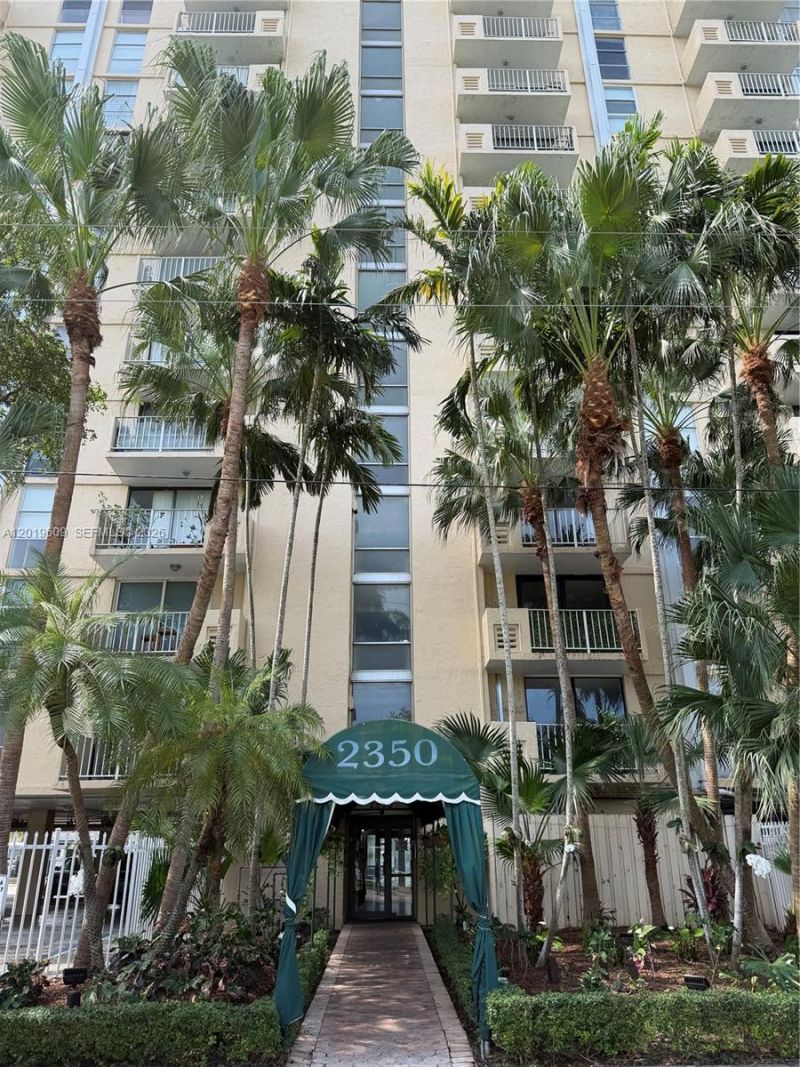 2350 NE 135th St, Unit 1110, North Miami, FL 33181 Photo